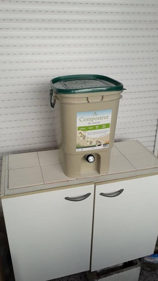 Composter_bucătărie.jpg