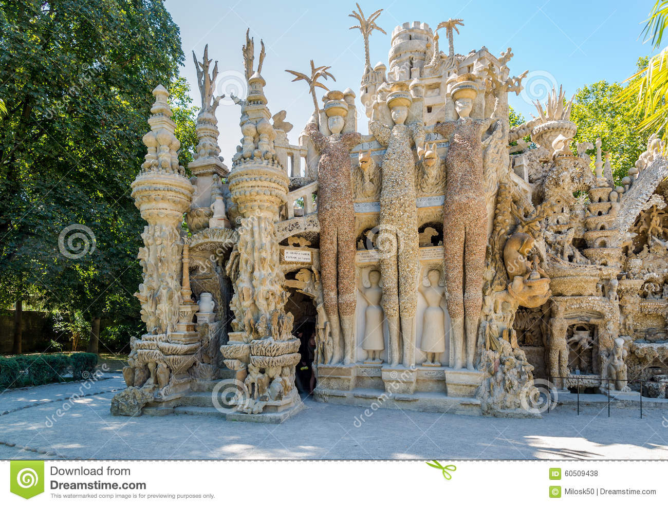 palais-ideal-du-facteur-cheval-hauterives-france-august-palace-palace-regarded-as-extraordinary-60509438.jpg