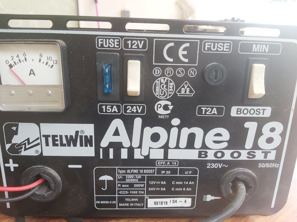 Chargeur de batterie ALPINE 15