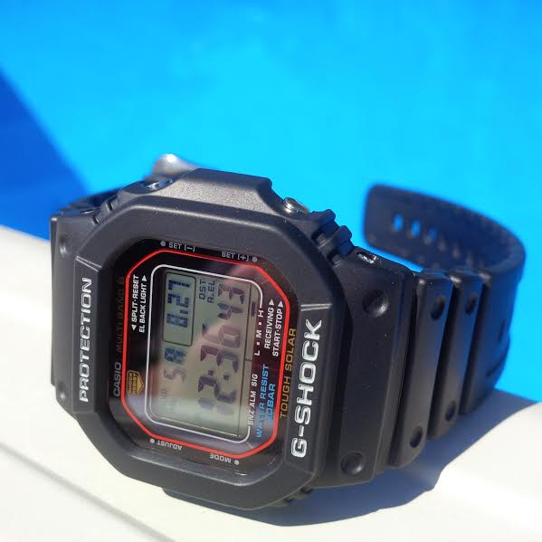 G-Shock am Pool.jpg