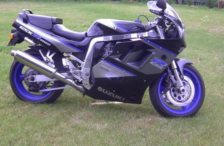 GSXR_noir_violeta.jpg