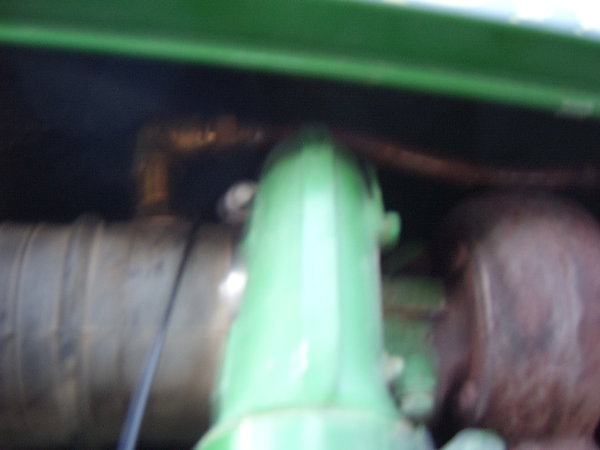 Tractor John Deere-pic256.jpg