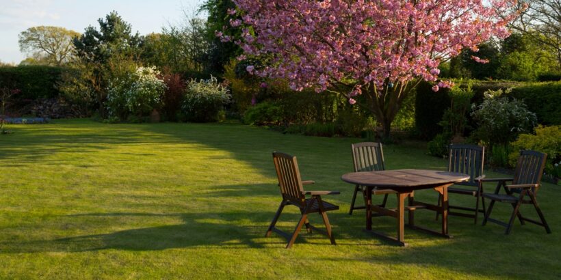 Table de jardin classique